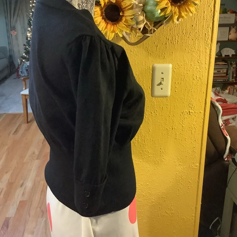 CHIC V NECK BLACK CARDIGAN SHORT SWEATER - Picture 3 of 6